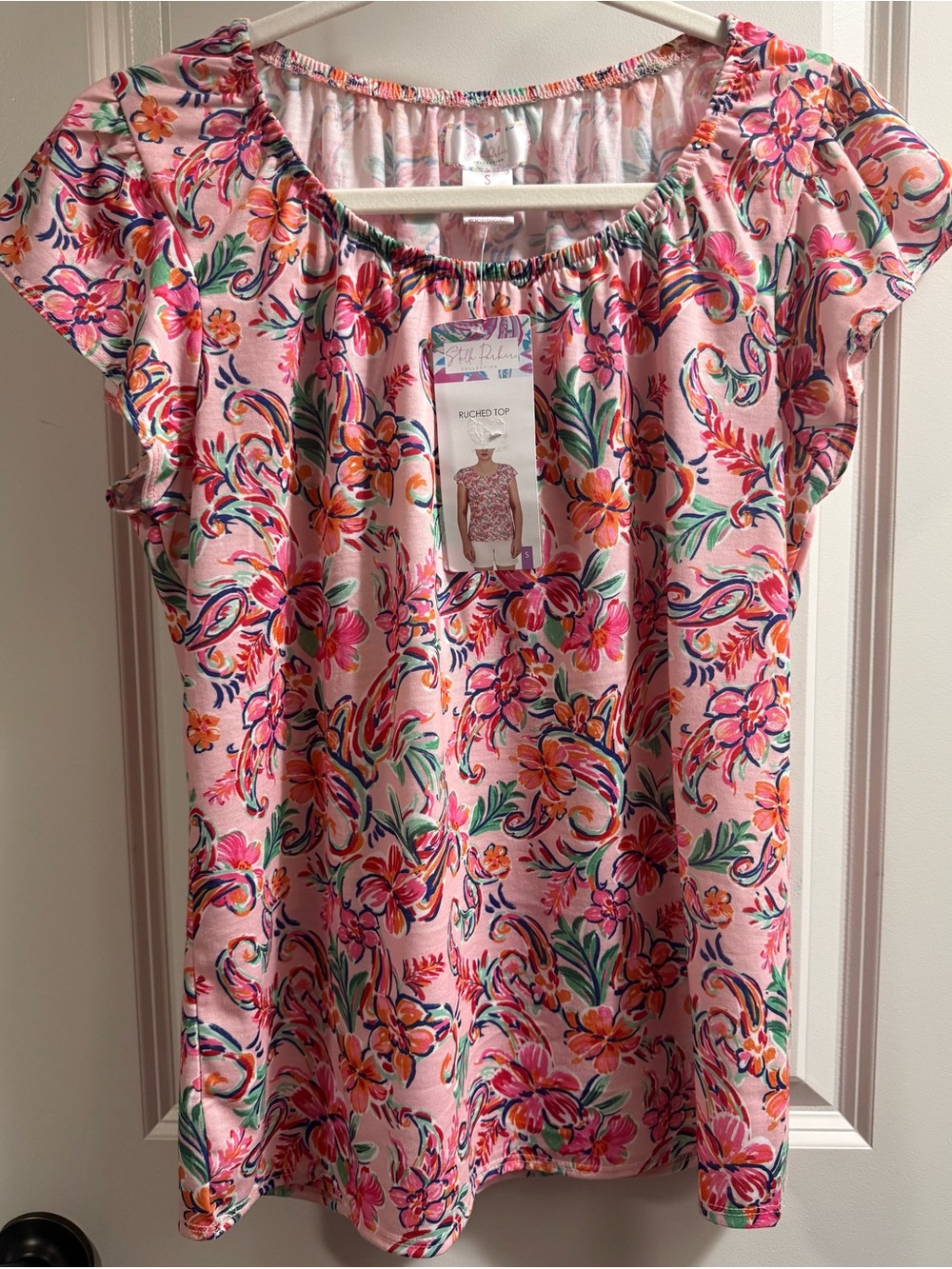 Stella Parker Collection Pink Floral Ruched Top Size Small NEW NWT